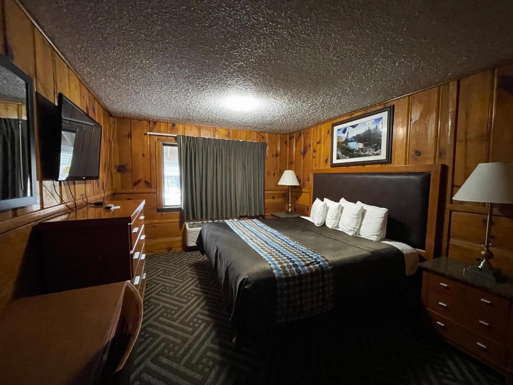 King Spa with Sofa Bed